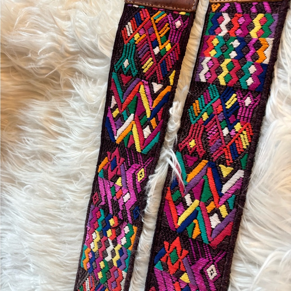 Colorful Geometric Patterned Hiptipico Straps - Picture 2 of 11